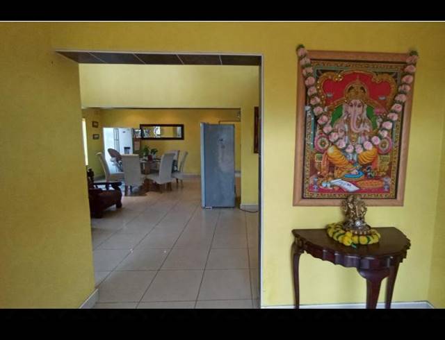 4 BEDROOM HOUSE FOR SALE IN STANGER MANOR